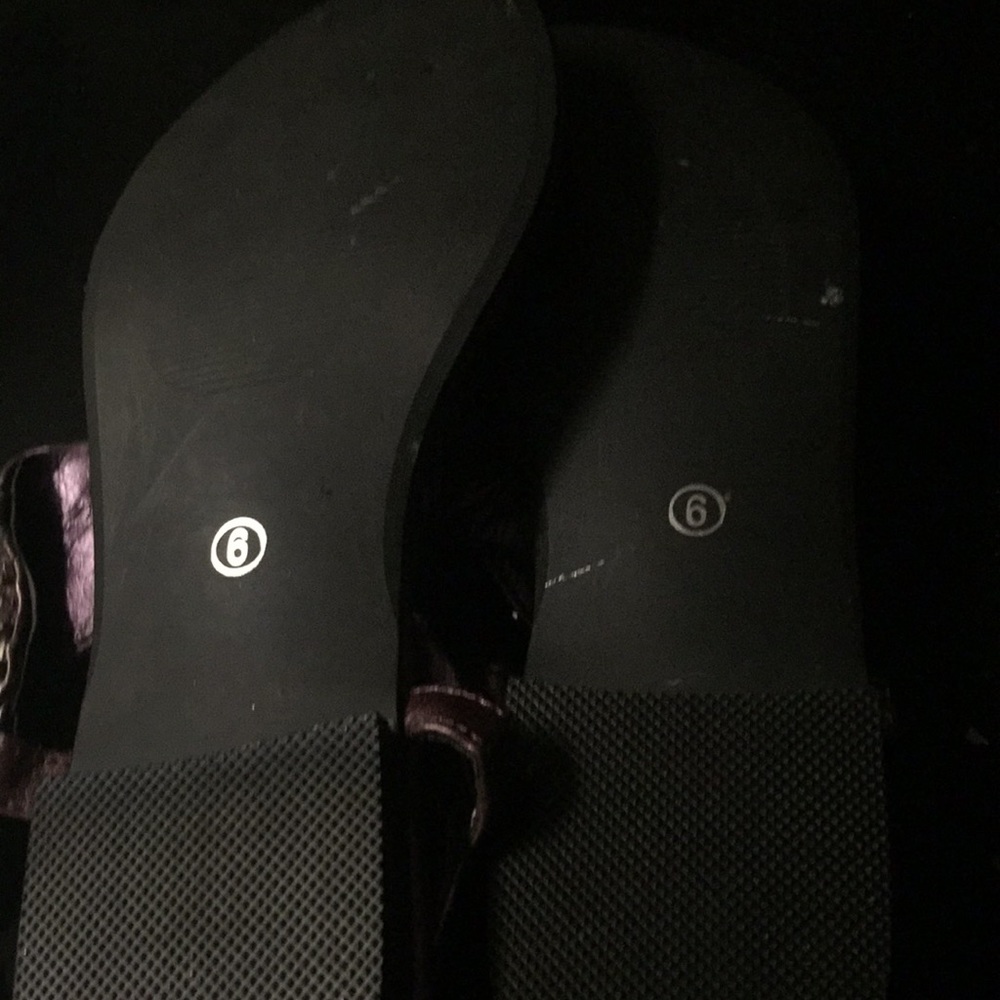 Sandals - Picture 3 of 4